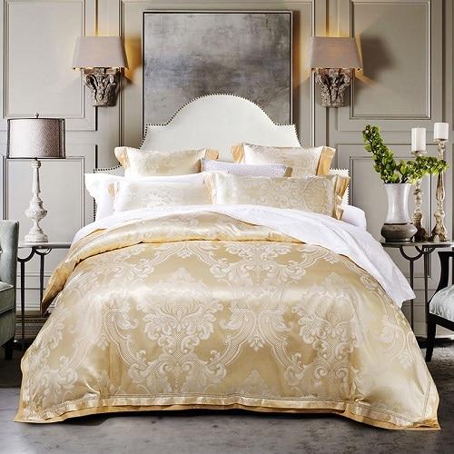 Parure de Lit Blanc <br/> Couverture Dorée