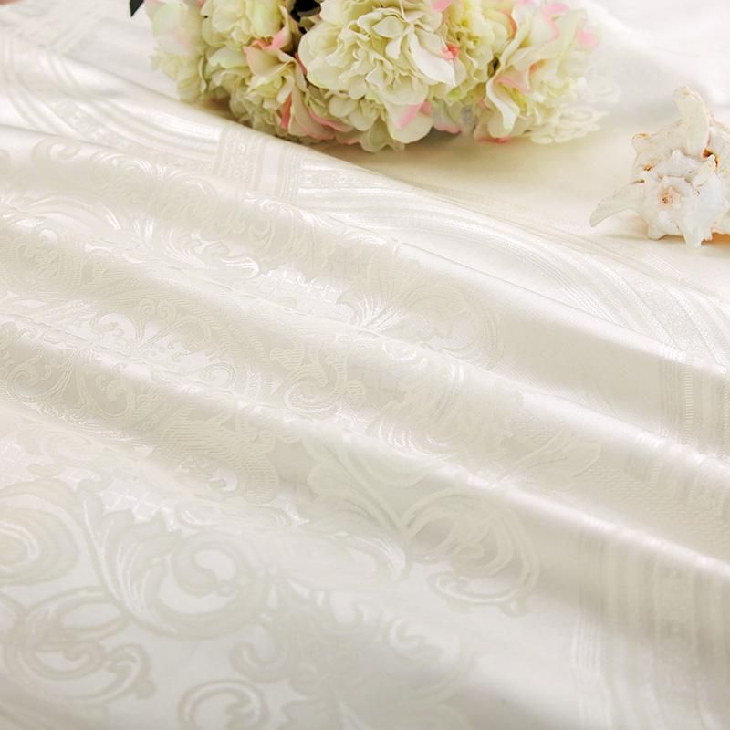 Parure de Lit Blanc <br/> Effet Or