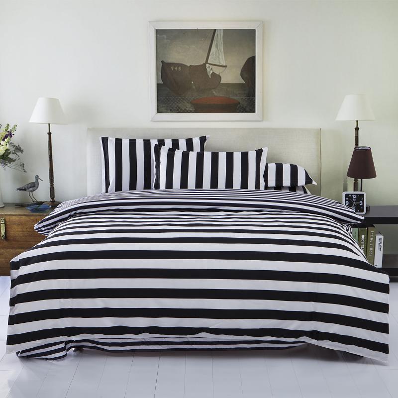 Parure de Lit Noir et Blanc <br/> Rayée